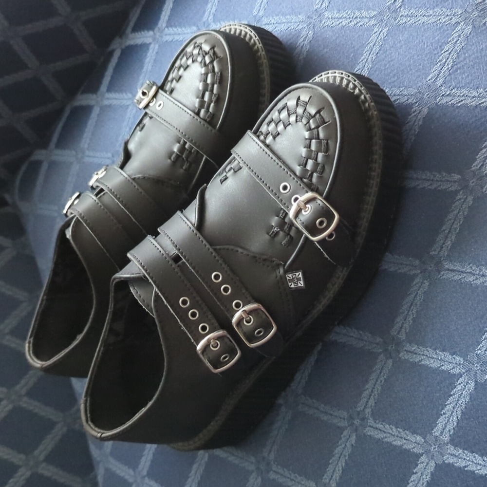 T.u.k slip on three buckle creeper, leather, size 8, black